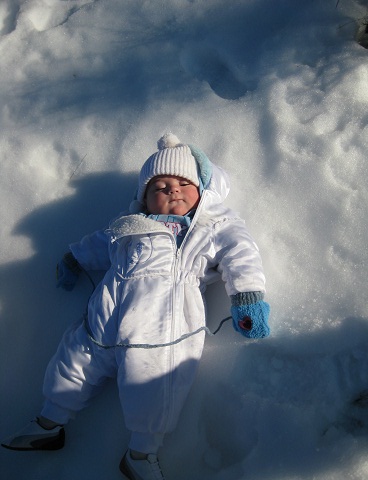Conociendo la nieve con tan solo 5 meses