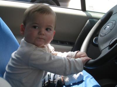 Al volante del coche de mama